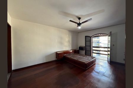 Casa de condomínio para alugar com 220m², 3 quartos e 1 vaga Casa de condomínio para alugar com 220m², 3 quartos e 1 vagaSuíte