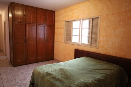 Casa à venda com 248m², 4 quartos e 2 vagasSuíte