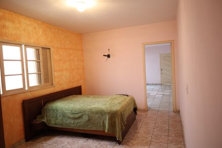 Casa à venda com 248m², 4 quartos e 2 vagasSuíte