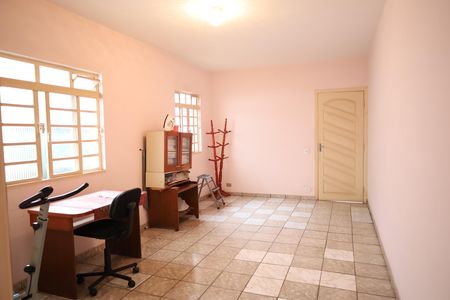 Casa à venda com 248m², 4 quartos e 2 vagasQuarto 4