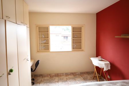 Casa à venda com 248m², 4 quartos e 2 vagasQuarto 1