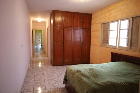 Casa à venda com 248m², 4 quartos e 2 vagasSuíte