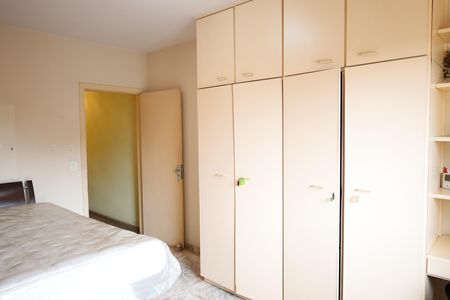 Casa à venda com 248m², 4 quartos e 2 vagasQuarto 2