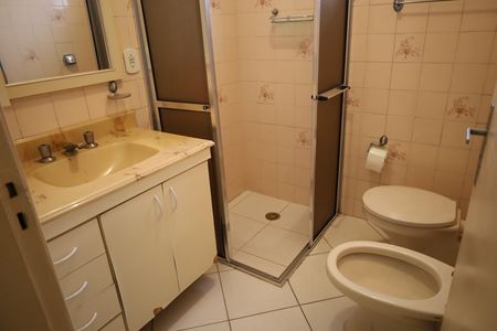 Casa à venda com 248m², 4 quartos e 2 vagasBanheiro
