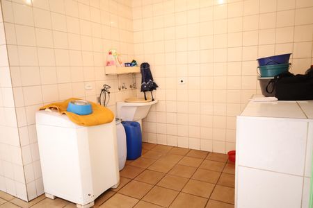 Casa à venda com 248m², 4 quartos e 2 vagasÁrea de serviço