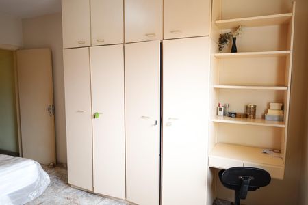 Casa à venda com 248m², 4 quartos e 2 vagasQuarto 2