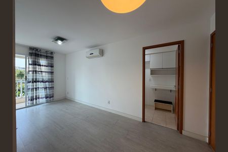 Sala  de apartamento para alugar com 2 quartos, 66m² em Taquara, Rio de Janeiro