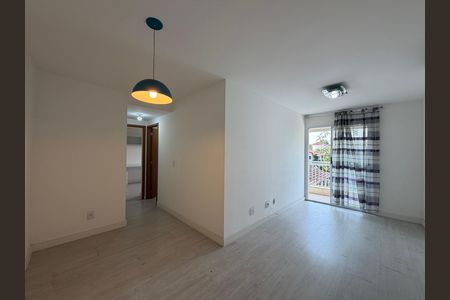 Sala  de apartamento para alugar com 2 quartos, 66m² em Taquara, Rio de Janeiro