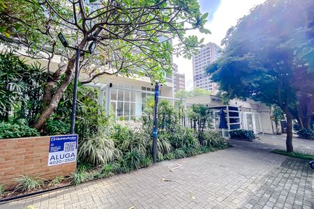 Apartamento para alugar com 178m², 2 quartos e 4 vagasFachada com Plaquinha