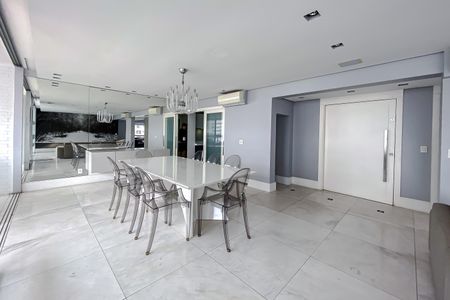 Apartamento para alugar com 178m², 2 quartos e 4 vagasSala