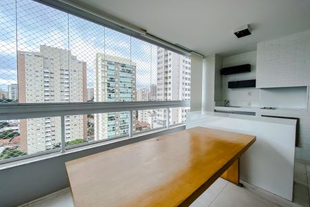 Apartamento para alugar com 178m², 2 quartos e 4 vagasVaranda