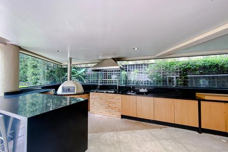 Apartamento para alugar com 178m², 2 quartos e 4 vagasÁrea comum - Churrasqueira