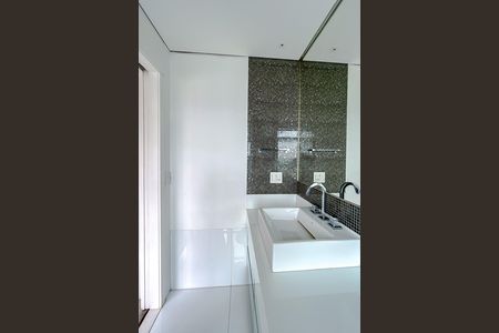 Apartamento para alugar com 178m², 2 quartos e 4 vagasBanheiro da Suíte 2