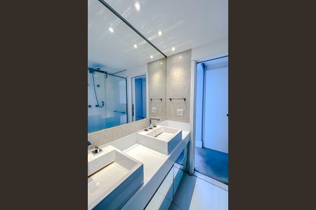 Apartamento para alugar com 178m², 2 quartos e 4 vagasBanheiro da Suíte 1