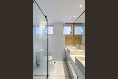 Apartamento para alugar com 178m², 2 quartos e 4 vagasBanheiro da Suíte 1