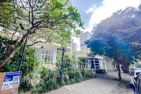 Apartamento para alugar com 178m², 2 quartos e 4 vagasFachada com Plaquinha