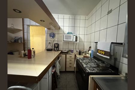 Casa à venda com 250m², 3 quartos e 2 vagas Casa à venda com 250m², 3 quartos e 2 vagasCozinha