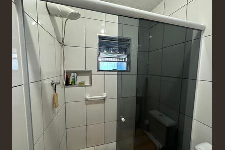 Casa à venda com 250m², 3 quartos e 2 vagas Casa à venda com 250m², 3 quartos e 2 vagasBanheiro 1