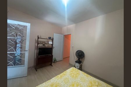 Casa à venda com 250m², 3 quartos e 2 vagas Casa à venda com 250m², 3 quartos e 2 vagasQuarto 1