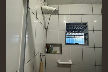 Casa à venda com 250m², 3 quartos e 2 vagas Casa à venda com 250m², 3 quartos e 2 vagasBanheiro 1
