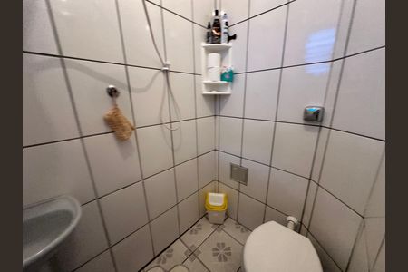 Casa à venda com 250m², 3 quartos e 2 vagas Casa à venda com 250m², 3 quartos e 2 vagasBanheiro 2