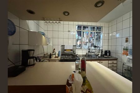 Casa à venda com 250m², 3 quartos e 2 vagas Casa à venda com 250m², 3 quartos e 2 vagasCozinha