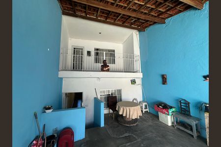Casa à venda com 250m², 3 quartos e 2 vagas Casa à venda com 250m², 3 quartos e 2 vagasQuintal
