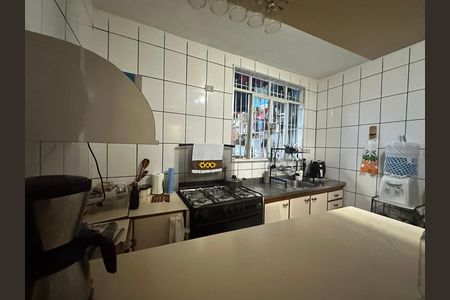 Casa à venda com 250m², 3 quartos e 2 vagas Casa à venda com 250m², 3 quartos e 2 vagasCozinha