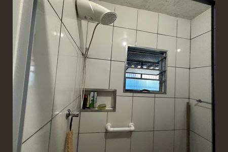 Casa à venda com 250m², 3 quartos e 2 vagas Casa à venda com 250m², 3 quartos e 2 vagasBanheiro 1