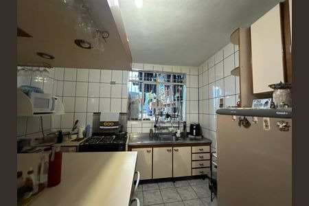 Casa à venda com 250m², 3 quartos e 2 vagas Casa à venda com 250m², 3 quartos e 2 vagasCozinha