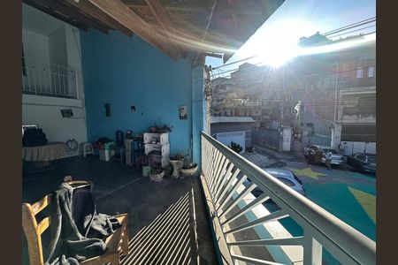 Casa à venda com 250m², 3 quartos e 2 vagas Casa à venda com 250m², 3 quartos e 2 vagasVaranda da Sala
