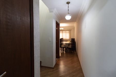 Casa à venda com 130m², 2 quartos e 2 vagas Casa à venda com 130m², 2 quartos e 2 vagasCorredor
