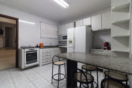 Casa à venda com 130m², 2 quartos e 2 vagas Casa à venda com 130m², 2 quartos e 2 vagasCozinha