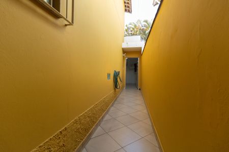 Casa à venda com 130m², 2 quartos e 2 vagas Casa à venda com 130m², 2 quartos e 2 vagasCorredor Lateral