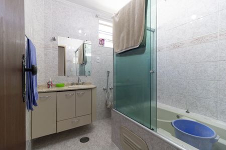 Casa à venda com 130m², 2 quartos e 2 vagas Casa à venda com 130m², 2 quartos e 2 vagasBanheiro Social