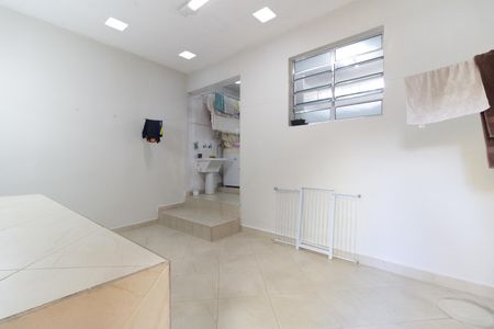 Casa à venda com 130m², 2 quartos e 2 vagas Casa à venda com 130m², 2 quartos e 2 vagasQuintal