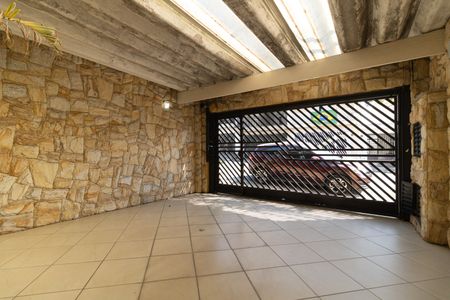 Casa à venda com 130m², 2 quartos e 2 vagas Casa à venda com 130m², 2 quartos e 2 vagasGaragem