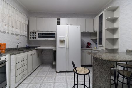 Casa à venda com 130m², 2 quartos e 2 vagas Casa à venda com 130m², 2 quartos e 2 vagasCozinha