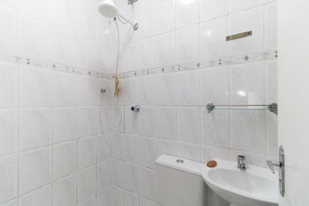 Casa à venda com 130m², 2 quartos e 2 vagas Casa à venda com 130m², 2 quartos e 2 vagasBanheiro de Serviço