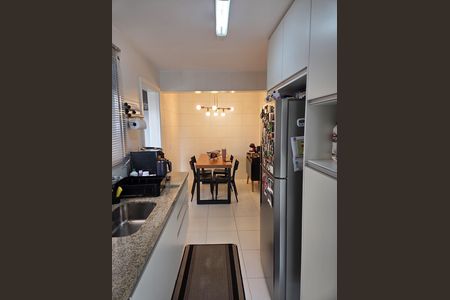 Apartamento para alugar com 135m², 3 quartos e 2 vagas Apartamento para alugar com 135m², 3 quartos e 2 vagasCozinha