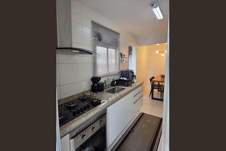 Apartamento para alugar com 135m², 3 quartos e 2 vagas Apartamento para alugar com 135m², 3 quartos e 2 vagasCozinha