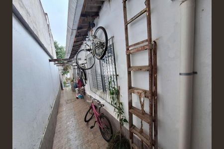 Casa à venda com 6 quartos, 230m² em Jardim Sabara, São Paulo
