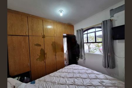 Casa à venda com 6 quartos, 230m² em Jardim Sabara, São Paulo