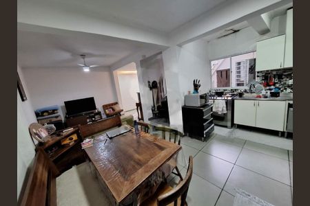 Casa à venda com 6 quartos, 230m² em Jardim Sabara, São Paulo