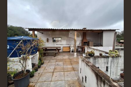 Casa à venda com 6 quartos, 230m² em Jardim Sabara, São Paulo