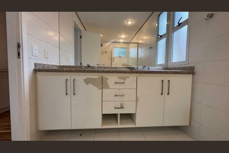 Apartamento à venda com 246m², 4 quartos e 3 vagas
