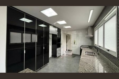 Apartamento à venda com 246m², 4 quartos e 3 vagas