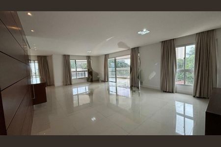 Apartamento à venda com 246m², 4 quartos e 3 vagas