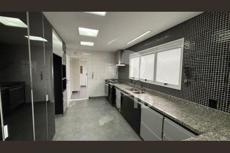 Apartamento à venda com 246m², 4 quartos e 3 vagas