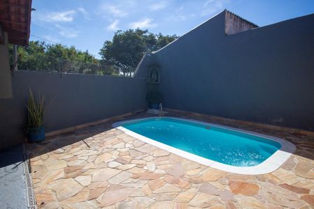Casa para alugar com 196m², 3 quartos e 3 vagas Casa para alugar com 196m², 3 quartos e 3 vagasArea Externa